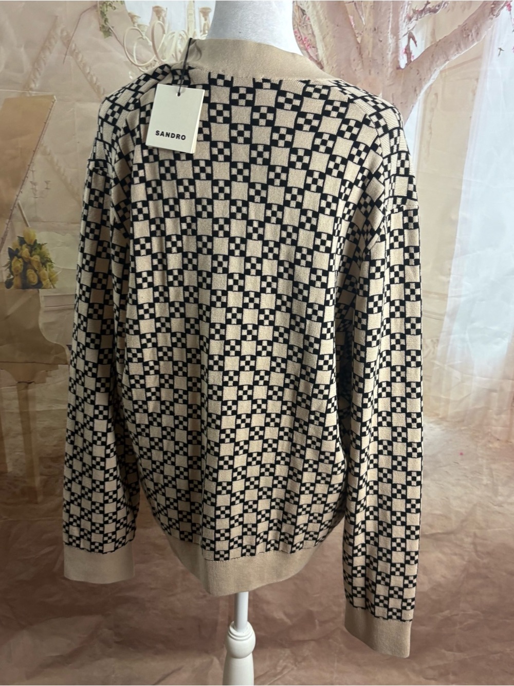 🔥FINAL SALE FREE SHIPPING!🔥 NEW Sandro Beige and Black Geometric V-Neck Cardigan - Picture 10 of 14